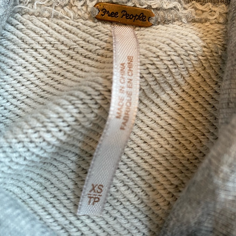 Lua Pullover - image 4